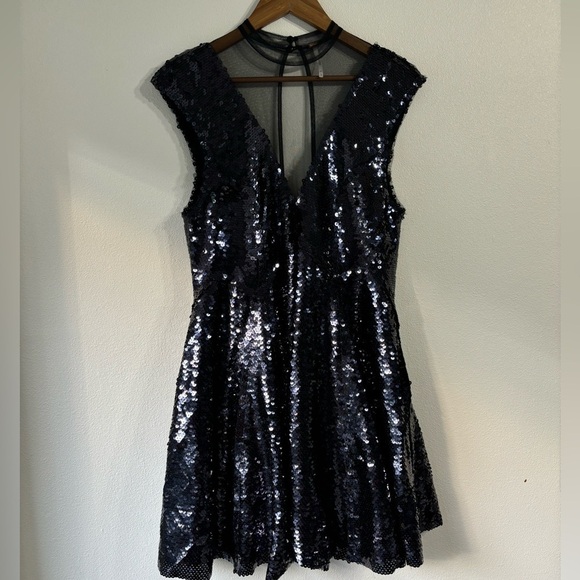 Free People Dresses & Skirts - GORGEOUS Sequin Dress, Small